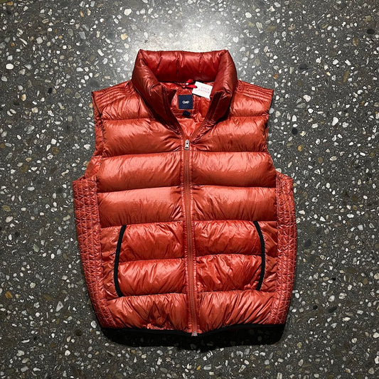 GAP ORANGE PUFFER VEST